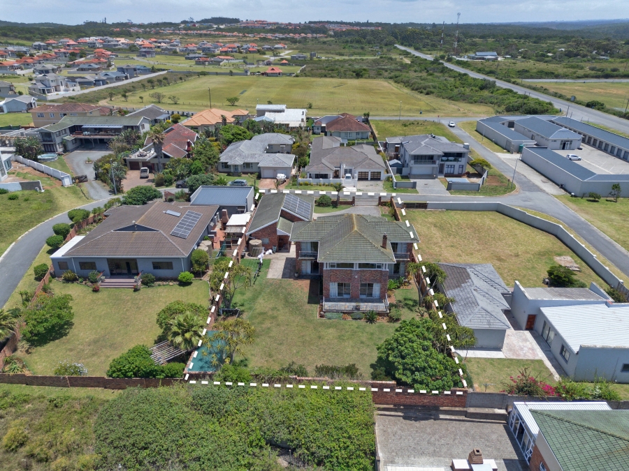 4 Bedroom Property for Sale in Kidds Beach Eastern Cape